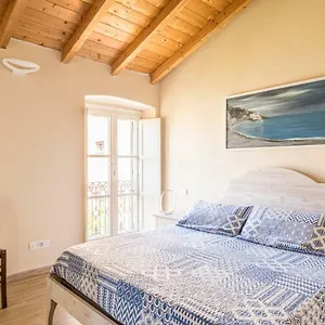 https://i-delfini-levanto.hotelitalianriviera.com