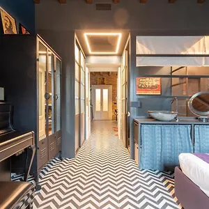https://casa-da-suite-estrosa.italymilanhotels.net